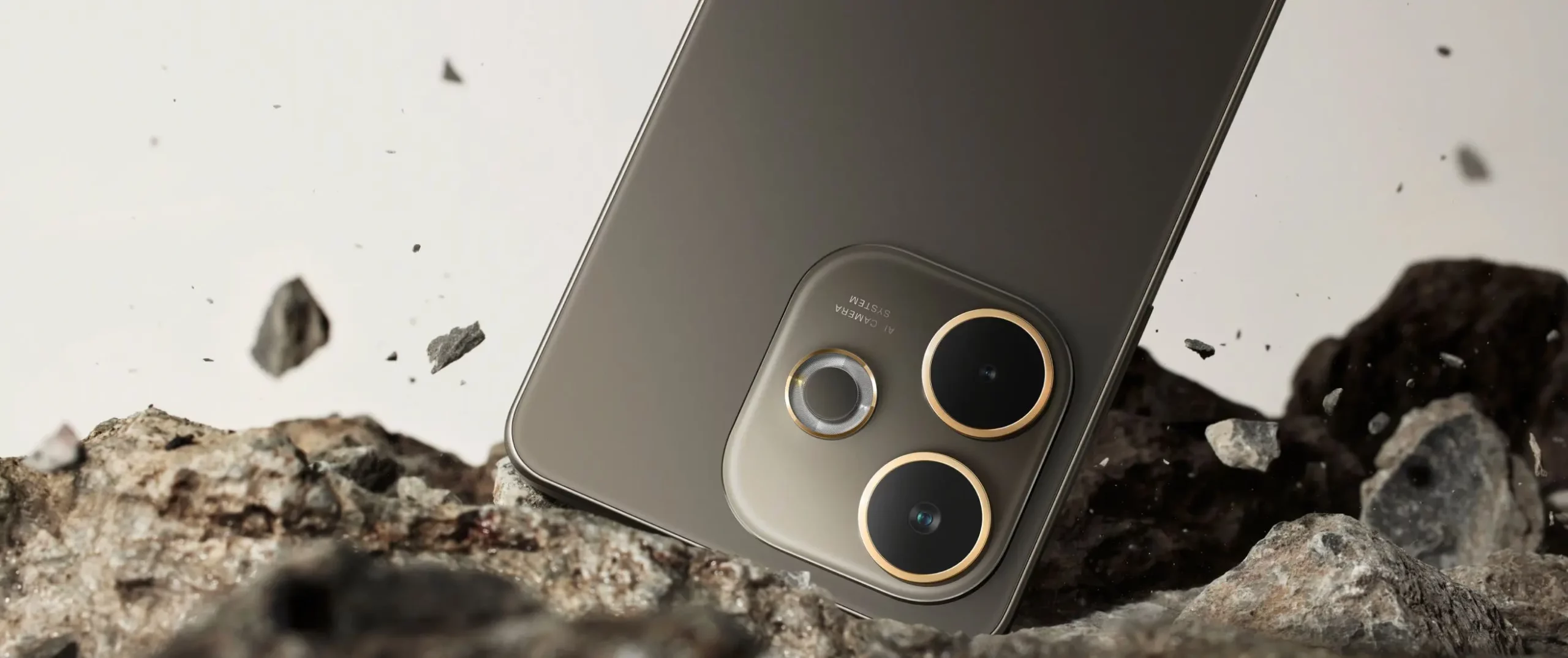 OPPO A5 Pro 5G: la robustezza incontra l’eleganza