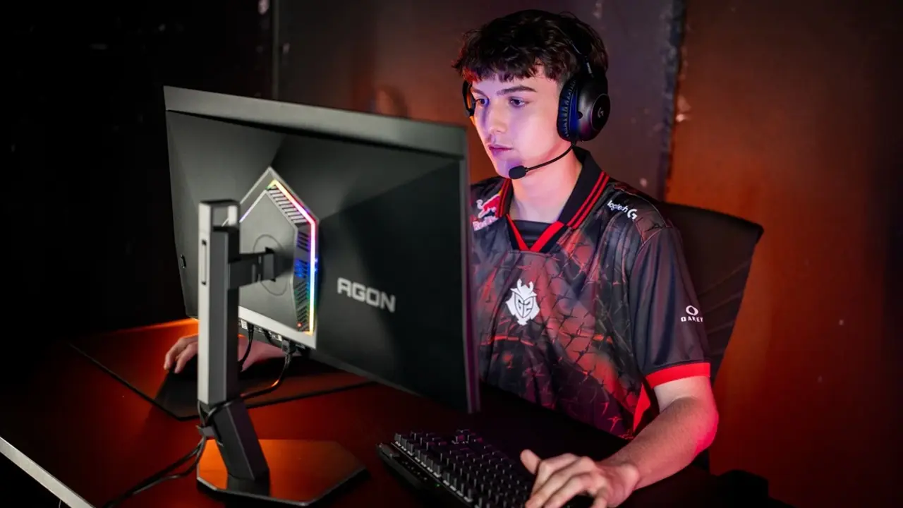 AOC entra nel territorio premium: la nuova gamma QD-OLED sfida Asus e Samsung